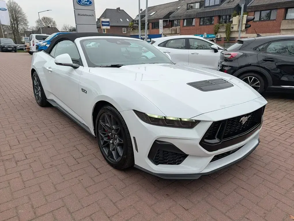 Neu Ford Mustang GT Convertible 446 PS (328 kW) 2026 Weiß Cabrio
