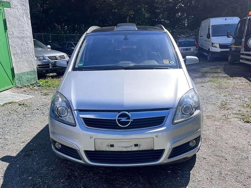 Gold Gebraucht 2007 Opel Zafira Edition Van / Kleinbus | 2.450 € (Superpreis) - Bild 1/4