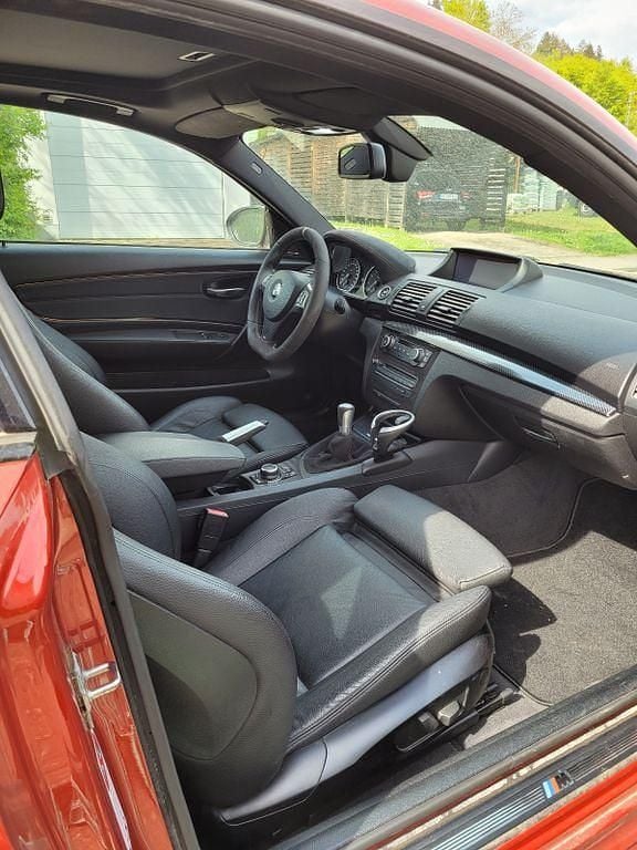 Gebraucht BMW 135 Performance 326 PS (239 kW) 2010 Rot Kleinwagen