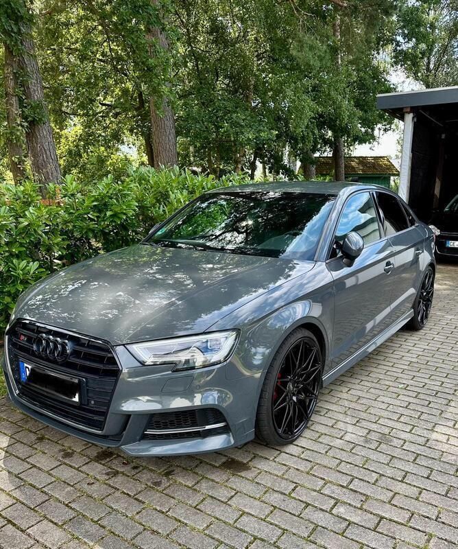 Grau Gebraucht 2017 Audi S3 Limousine | 28.000 € - Bild 1/4