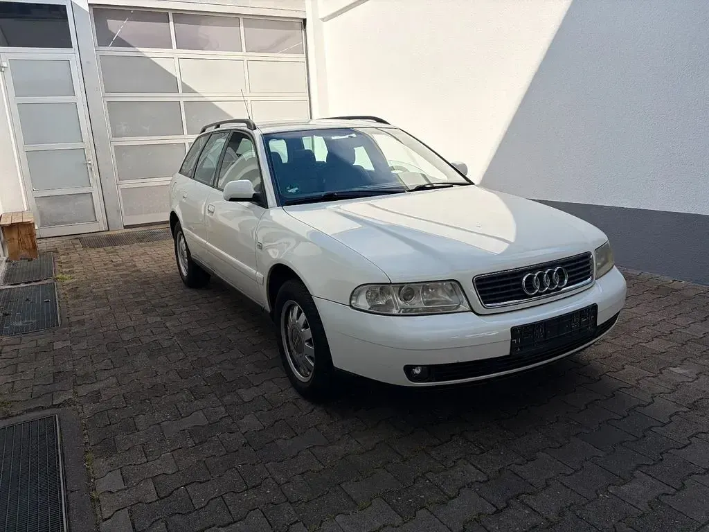 Gebraucht Audi A4 125 PS (91 kW) 1999 Weiß Kombi