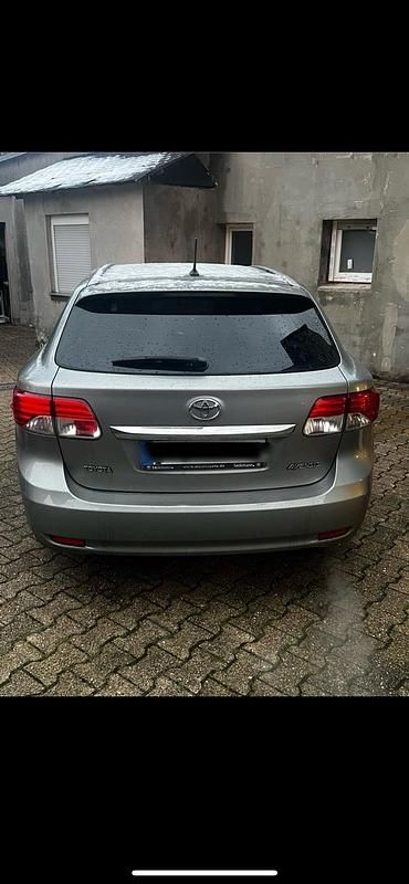 Gebraucht Toyota Avensis T2 124 PS (91 kW) 2012 Grau Kombi