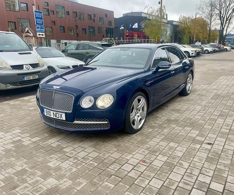 Blau Gebraucht 2014 Bentley Flying Spur Limousine | 75.000 € (Etwas zu teuer) - Bild 1/4
