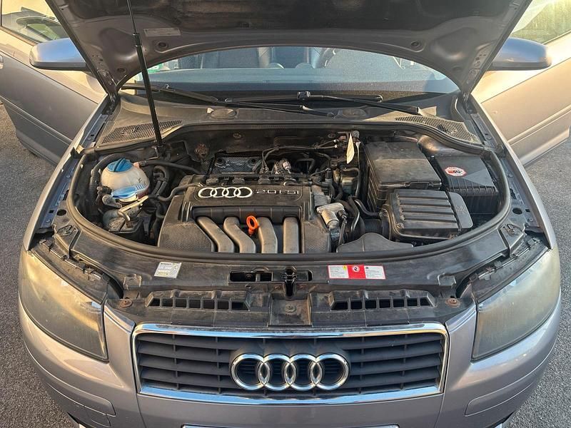 Grau Gebraucht 2003 Audi A3 Coupé | 1.500 € - Bild 1/4