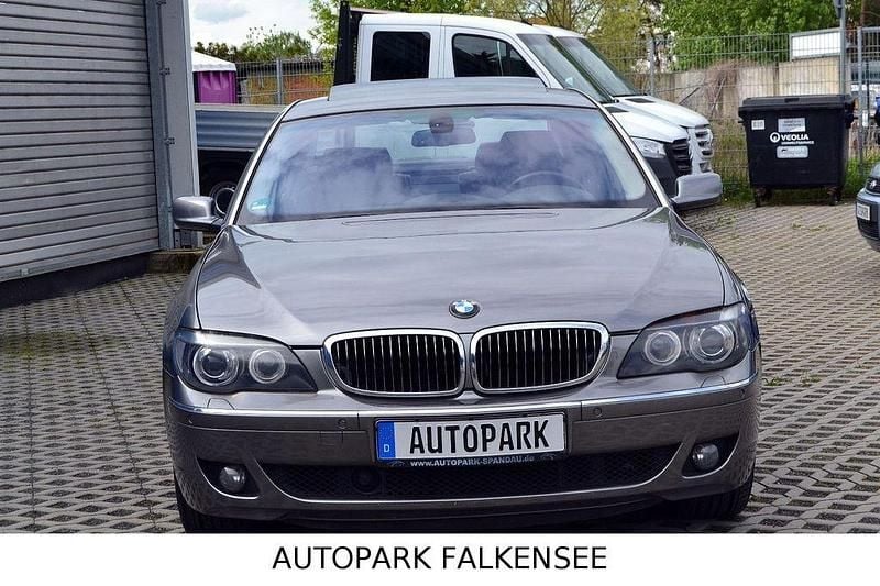 Gebraucht BMW 750L 367 PS (269 kW) 2006 Grau Limousine