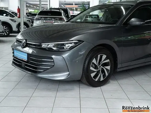 Gebraucht VW Passat Business 150 PS (110 kW) 2025 Grau Kombi
