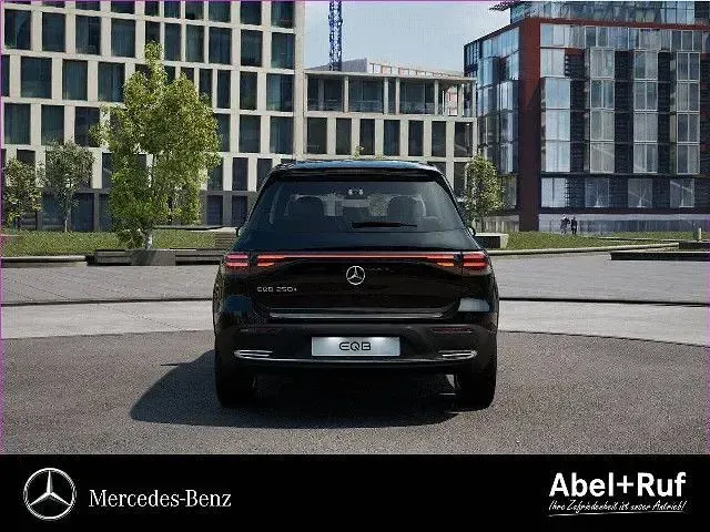 Gebraucht Mercedes EQB250 139 kW (190 PS) 2025 Lack kosmosschwarz (metallic) SUV