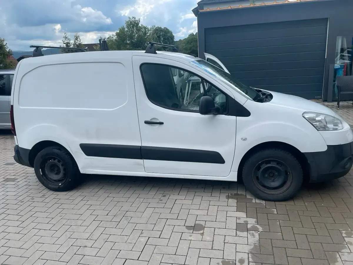 Gebraucht Peugeot Partner 75 PS (55 kW) 2012 Weiß