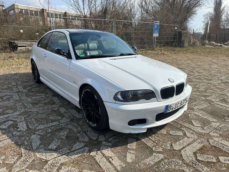 Weiß Gebraucht 2001 BMW 325 M Sport Coupé | 4.999 € (Guter Preis) - Bild 1/4