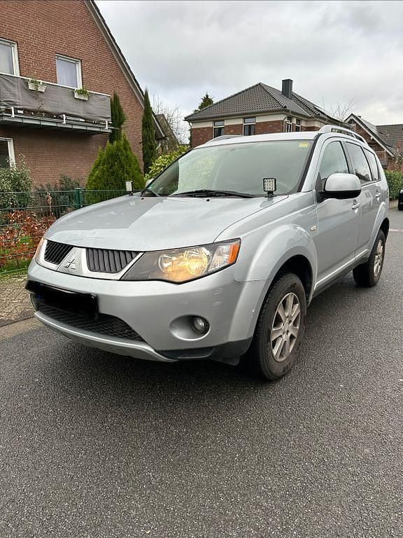 Gebraucht Mitsubishi Outlander Invite 140 PS (102 kW) 2008 Silber SUV