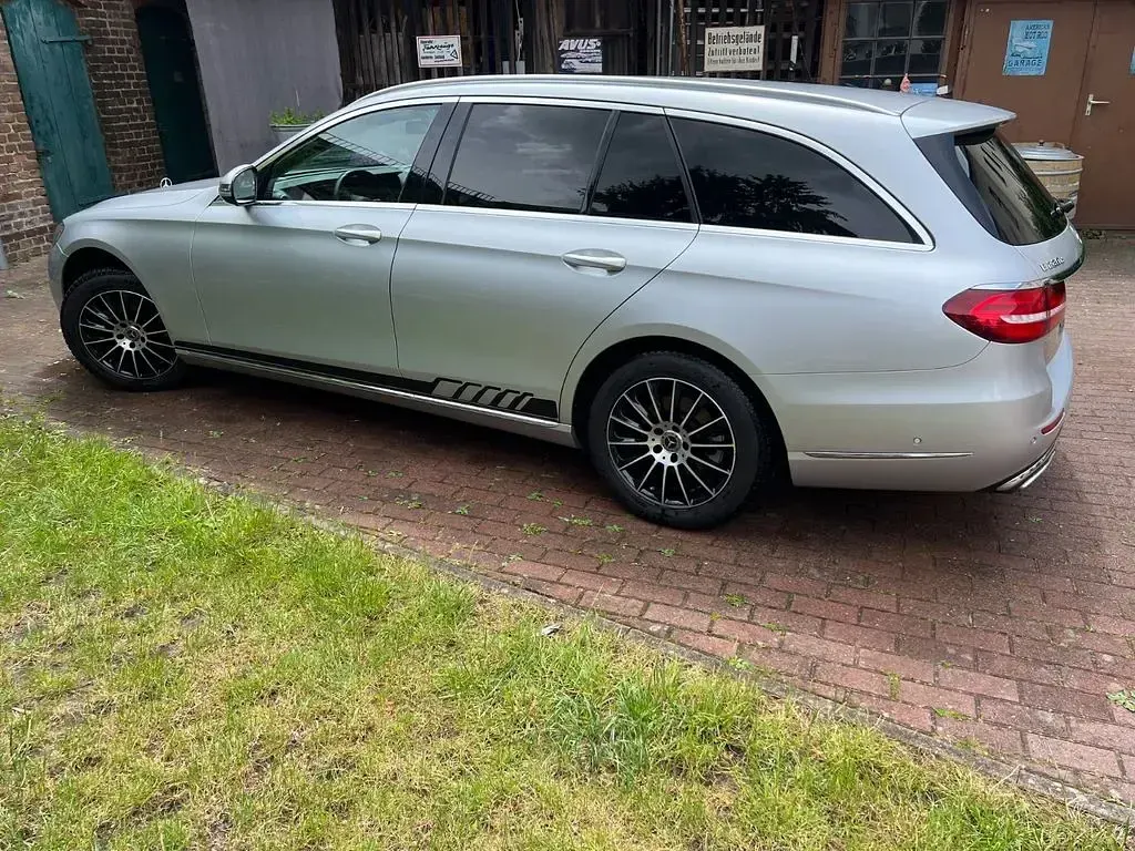 Gebraucht Mercedes E220 Exclusive 194 PS (142 kW) 2018 Silber Limousine