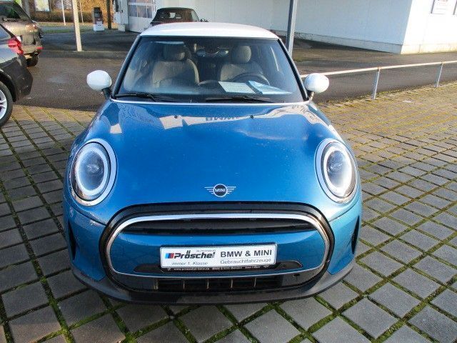Blau Gebraucht 2021 Mini Cooper Classic Kleinwagen | 22.350 € (Etwas zu teuer) - Bild 1/4