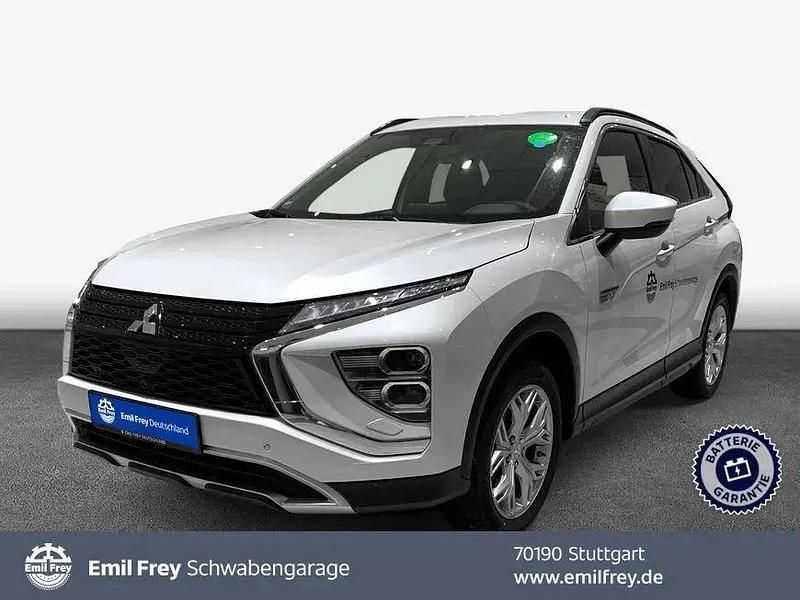 Titanweiß premiummetallic Gebraucht 2022 Mitsubishi Eclipse Cross Plus SUV | 23.498 € (Guter Preis) - Bild 1/3
