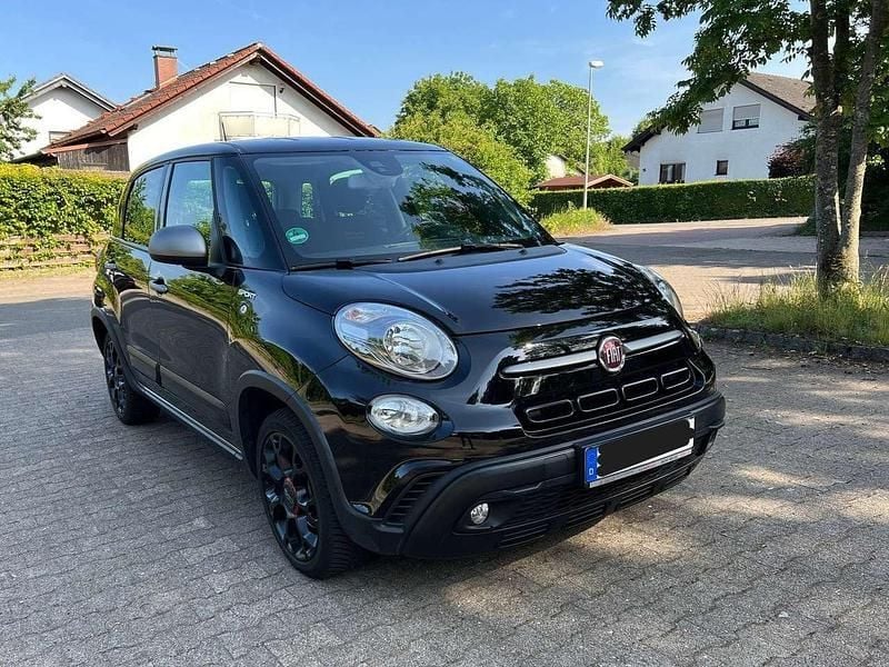 Schwarz Gebraucht 2022 Fiat 500L Sport Van / Kleinbus | 15.500 € (Guter Preis) - Bild 1/4