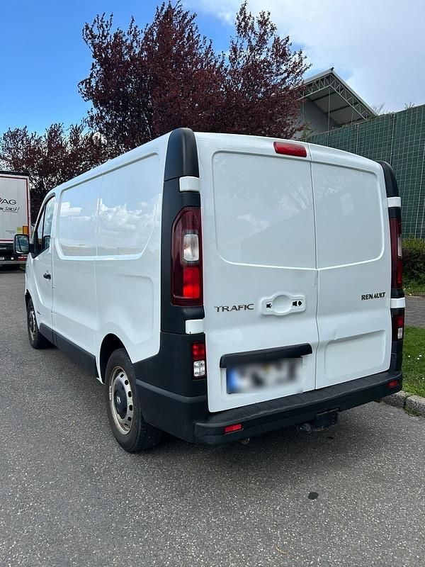 Gebraucht Renault Trafic 120 PS (88 kW) 2017 Weiß Van / Kleinbus
