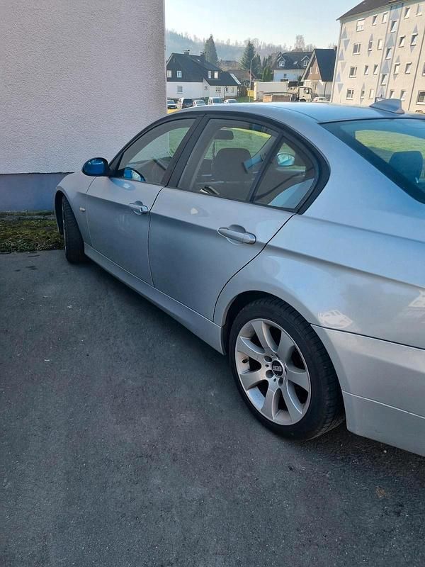 Gebraucht BMW 320 170 PS (125 kW) 2008 Limousine