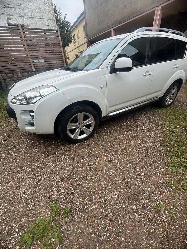 Weiß Gebraucht 2012 Peugeot 4007 SUV | 8.800 € - Bild 1/4