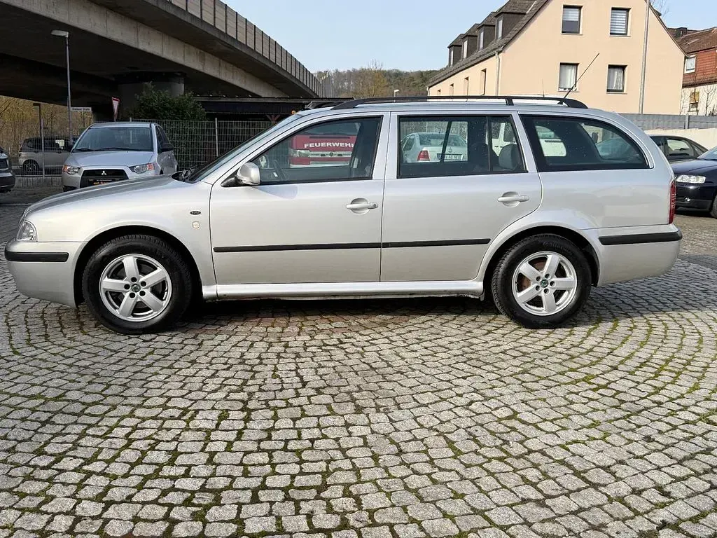 Używany Skoda Octavia 90 KM (66 kW) 2001 Srebrny Kombi