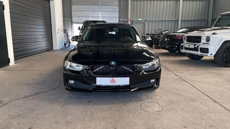 Second-hand BMW 320 163 CP (119 kW) 2015 Negru Berlinǎ