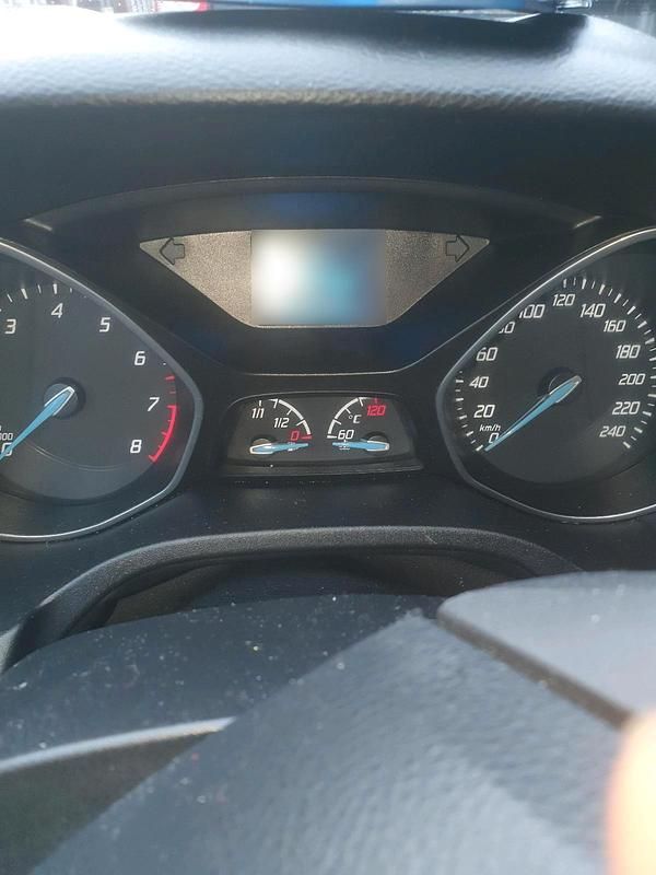 Gebraucht Ford Focus 101 PS (74 kW) 2012 Weiß Limousine