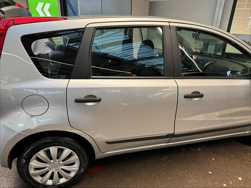 Gebraucht Nissan Note 88 PS (64 kW) 2006 Silber Kleinwagen