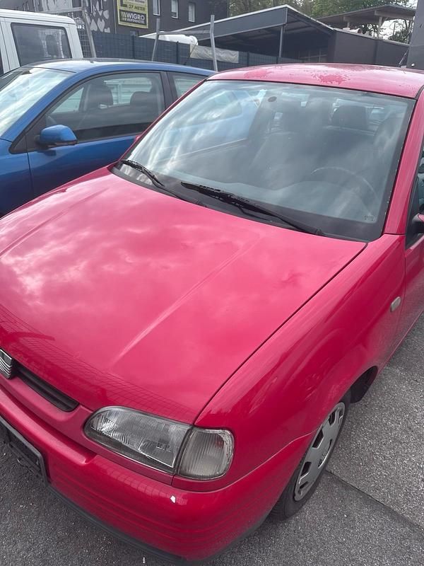Rot Gebraucht 1999 Seat Arosa Kleinwagen | 1.000 € (Etwas zu teuer) - Bild 1/4
