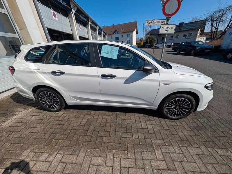 Neu Fiat Tipo Connect 101 PS (74 kW) 2025 Weiß Kombi