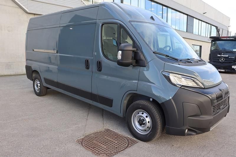Thunder grey Neu 2025 Peugeot Boxer S Van | 33.678 € (Etwas zu teuer) - Bild 1/4