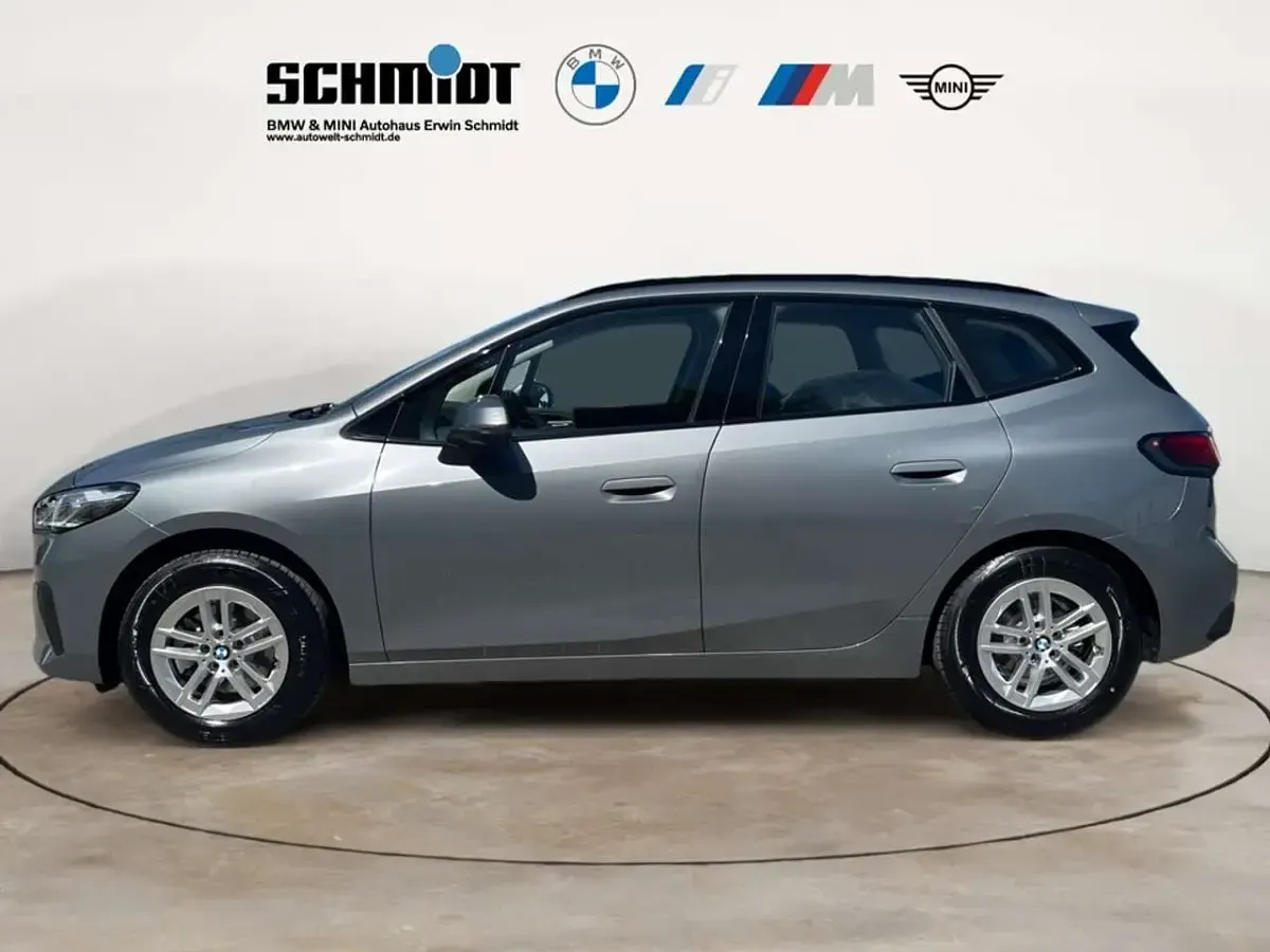 Gebraucht BMW 216 122 PS (89 kW) 2024 Skyscraper grau metallic Kombi