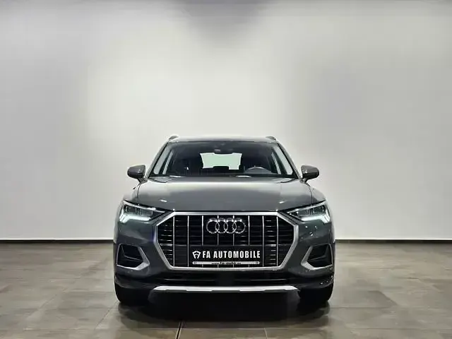 Gebraucht Audi Q3 Sport 150 PS (110 kW) 2024 Nanograu SUV