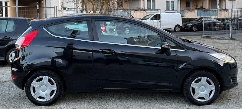 Gebraucht Ford Fiesta Titanium 125 PS (91 kW) 2013 Schwarz Kleinwagen