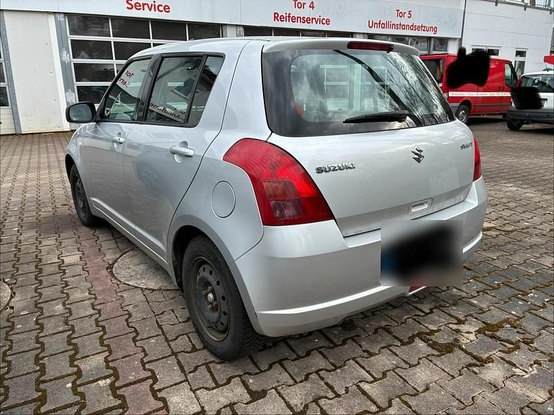 Gebraucht Suzuki Swift 92 PS (67 kW) 2005 Silber Kleinwagen