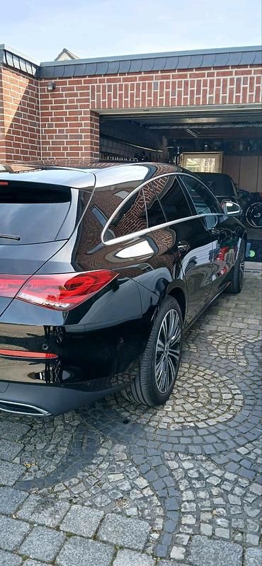 Gebraucht Mercedes CLA200 150 PS (110 kW) 2023 Schwarz Kombi