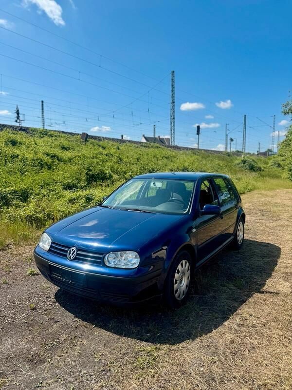 Blau Gebraucht 2000 VW Golf IV Kleinwagen | 550 € (Guter Preis) - Bild 1/4