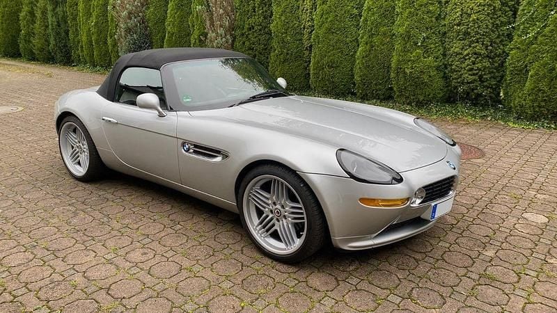 Silber Gebraucht 2004 BMW Z8 Performance Cabrio | 249.000 € - Bild 1/4