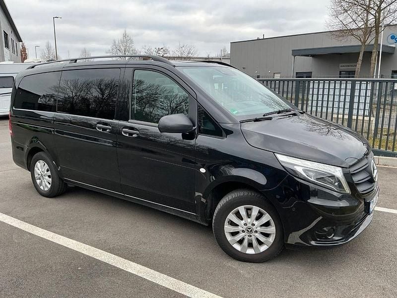 Schwarz Gebraucht 2020 Mercedes Vito Van | 32.500 € - Bild 1/4