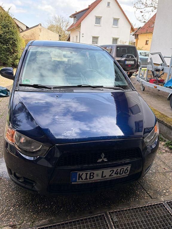 Gebraucht Mitsubishi Colt 95 PS (69 kW) 2012 Blau Kleinwagen