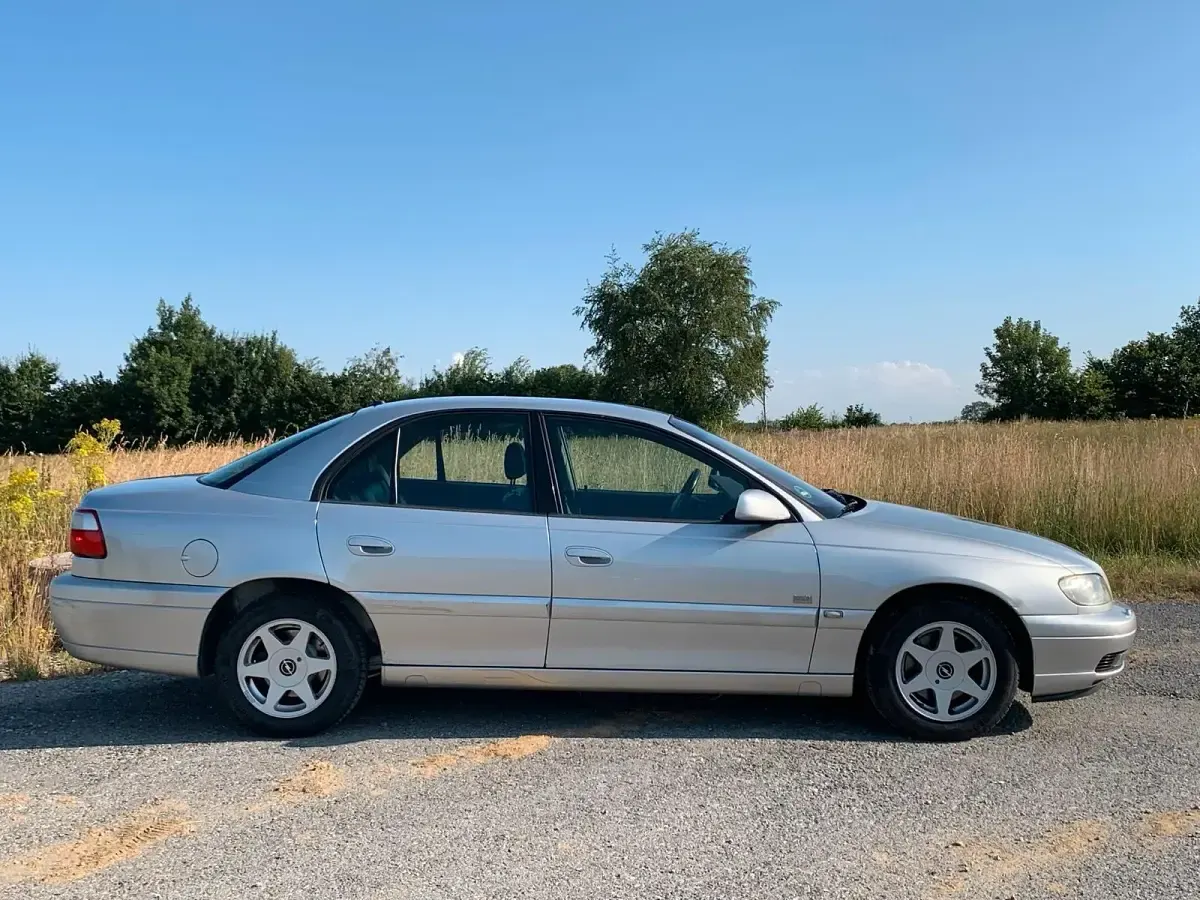 Gebraucht Opel Omega 142 PS (104 kW) 2001 Silber Limousine
