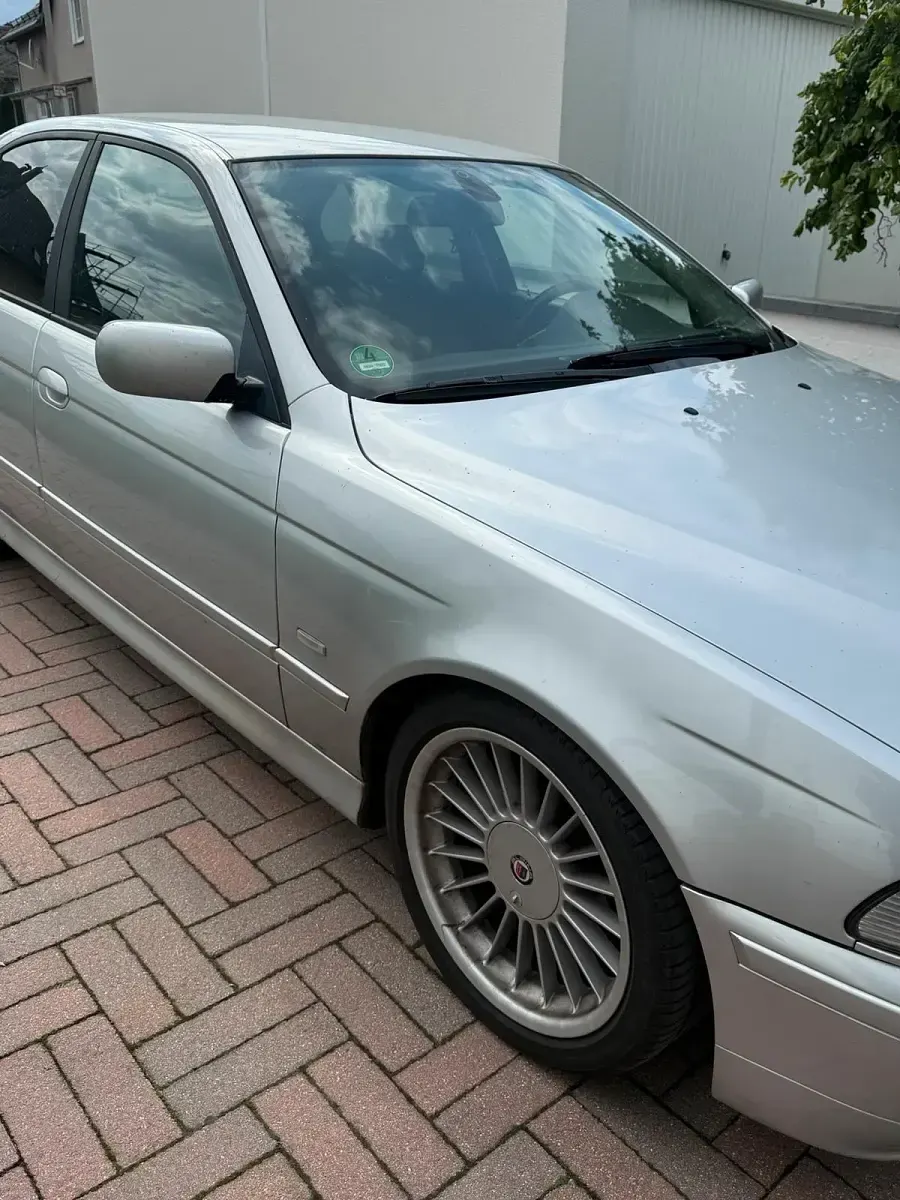 Gebraucht BMW 520 136 PS (100 kW) 2001 Silber Limousine