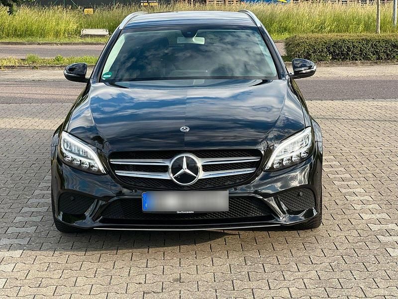 Schwarz Gebraucht 2018 Mercedes C200 Kombi | 19.700 € (Superpreis) - Bild 1/4