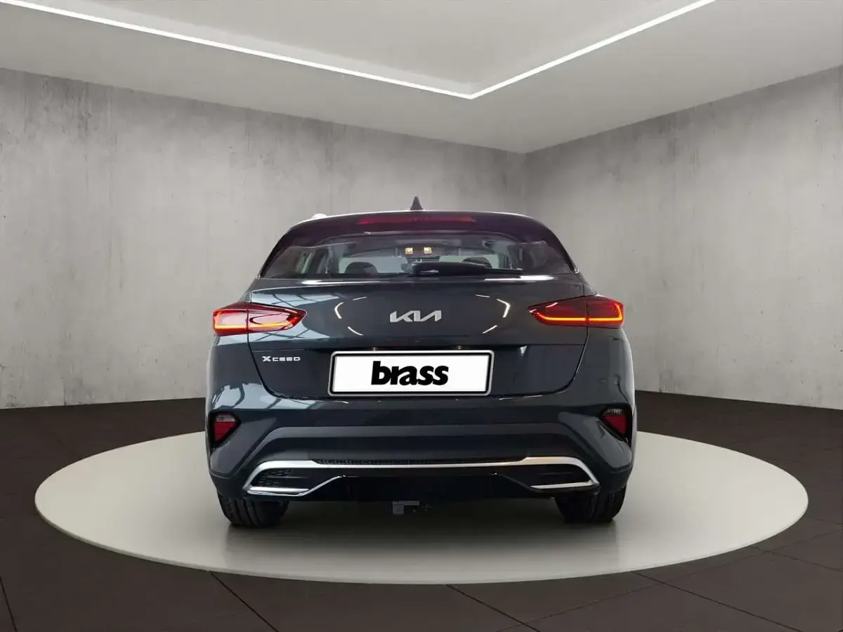 Neu Kia XCeed 150 PS (110 kW) 2026 Pentametal met. SUV