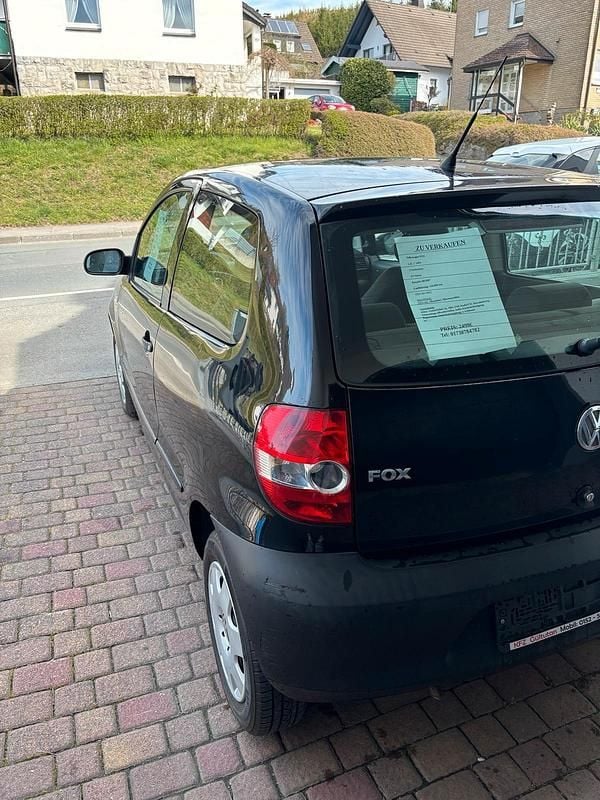 Gebraucht VW Fox 55 PS (40 kW) 2007 Schwarz Kleinwagen