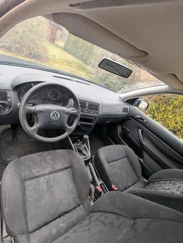 Gebraucht VW Golf IV 75 PS (55 kW) 2000 Blau Kleinwagen