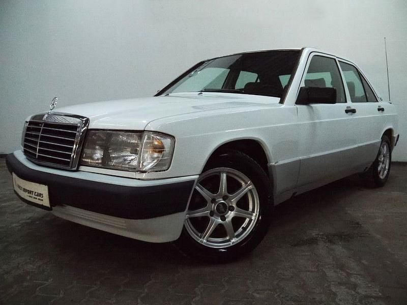 Weiß Gebraucht 1990 Mercedes 190 Limousine | 3.990 € - Bild 1/4