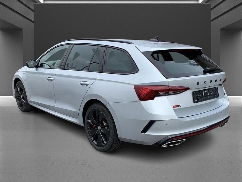Gebraucht Skoda Octavia RS 245 PS (180 kW) 2022 Brilliantsilber metallic Kombi