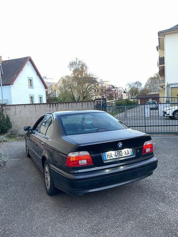 Gebraucht BMW 520 185 PS (136 kW) 2001 Schwarz Limousine