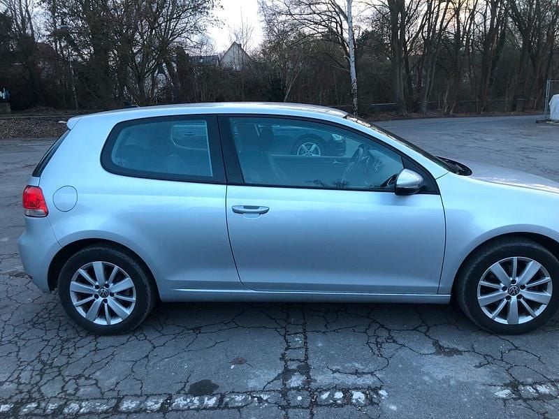 Gebraucht VW Golf VII 85 PS (62 kW) 2012 Silber Limousine