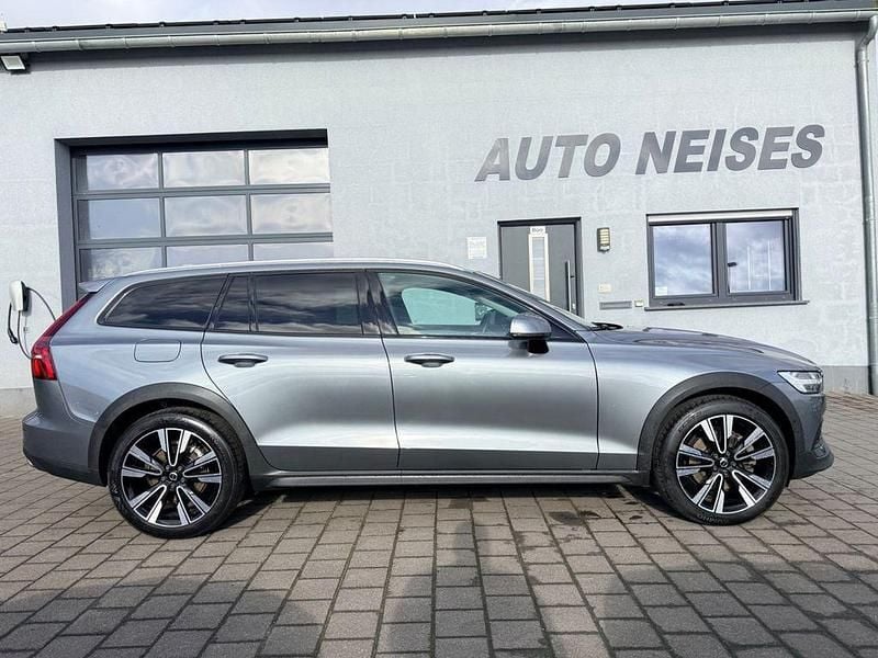 Gebraucht Volvo V60 CC Pro 200 PS (147 kW) 2020 Grau Kombi