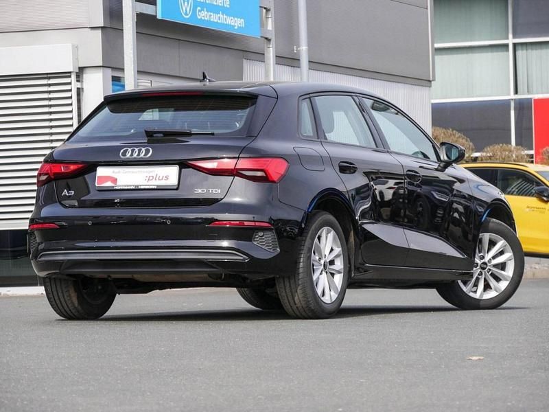 Gebraucht Audi A3 Basis 116 PS (85 kW) 2023 Brillantschwarz Limousine