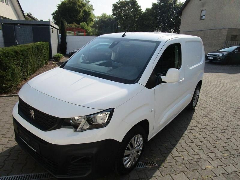 Weiss banquise Gebraucht 2020 Peugeot Partner Van / Kleinbus | 18.990 € (Etwas zu teuer) - Bild 1/4